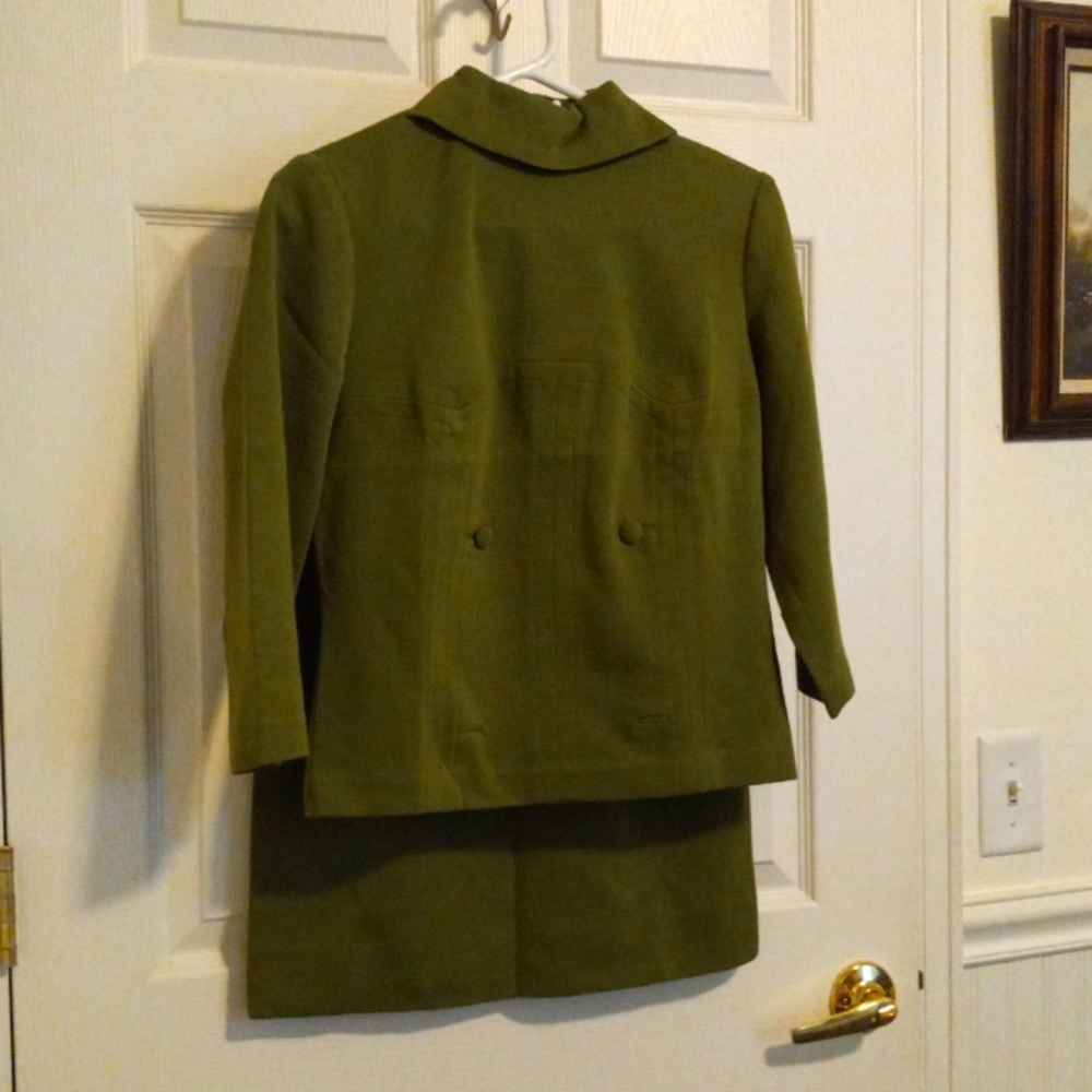 Matching Top & Skirt (Suit)